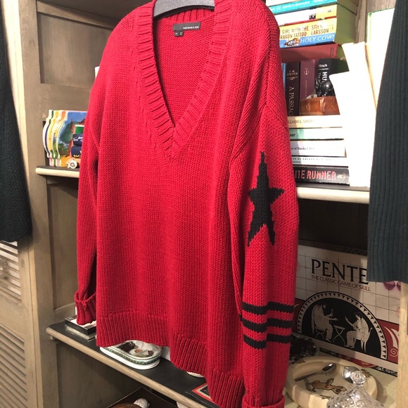 Top - Picture 2 of 2